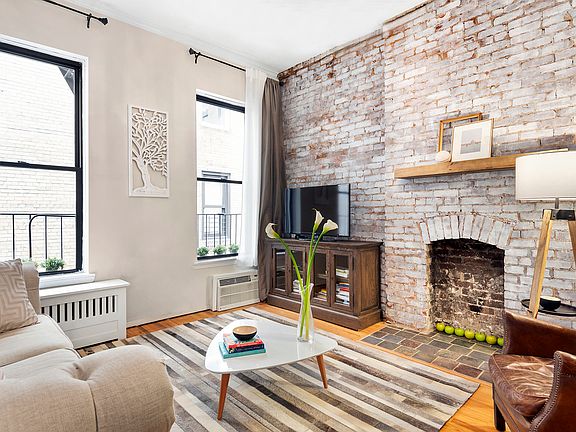 3rd image of 316 W 82nd St #4R
