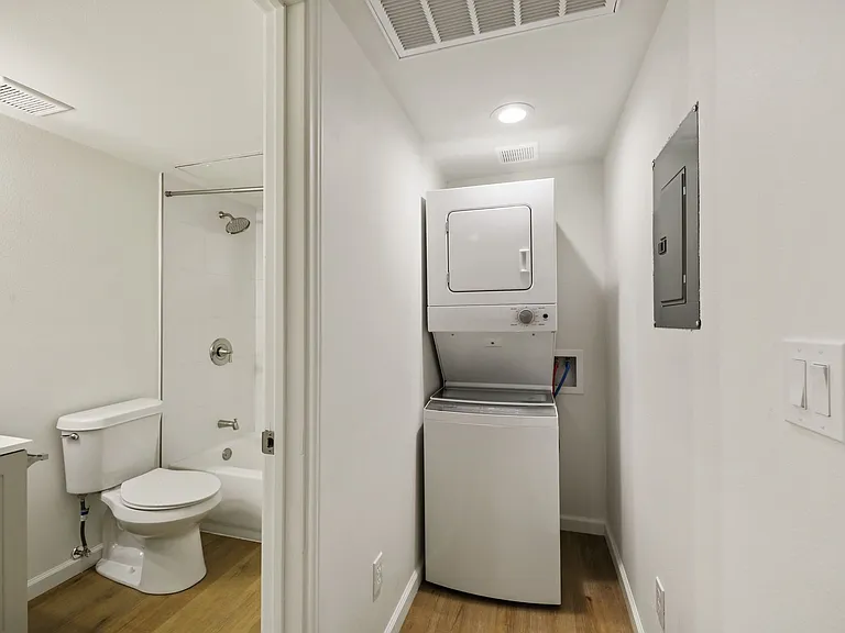 4823 Gaston Ave — Photo 7