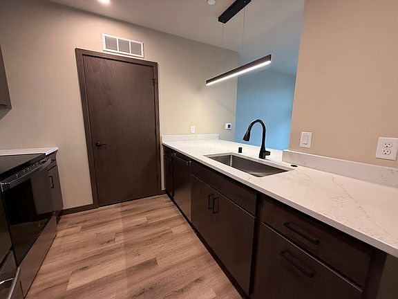 3rd image of 531 W Washington Ave #307