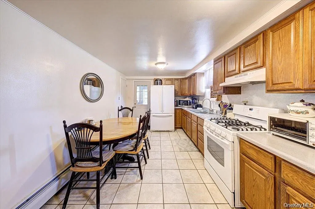 2 bed, 1.0 bath, 1647 sqft, $2,500 — Photo 3