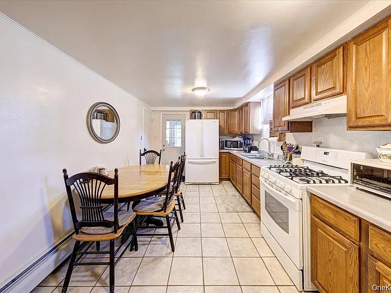 40 Summit Ave #2 — Photo 3