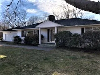 53 Circle Dr