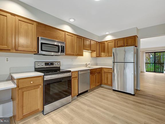 3rd image of 1752 Wainwright Dr