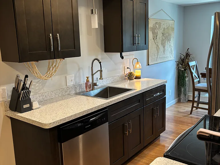 2600 Elmwood Ave #8 — Photo 8