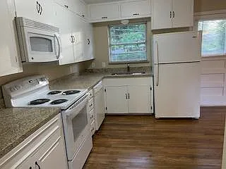 3 bed, 1320 sqft, $1,950 — Photo 2