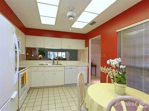 3rd image of 4083 Wilshire Cir E #127