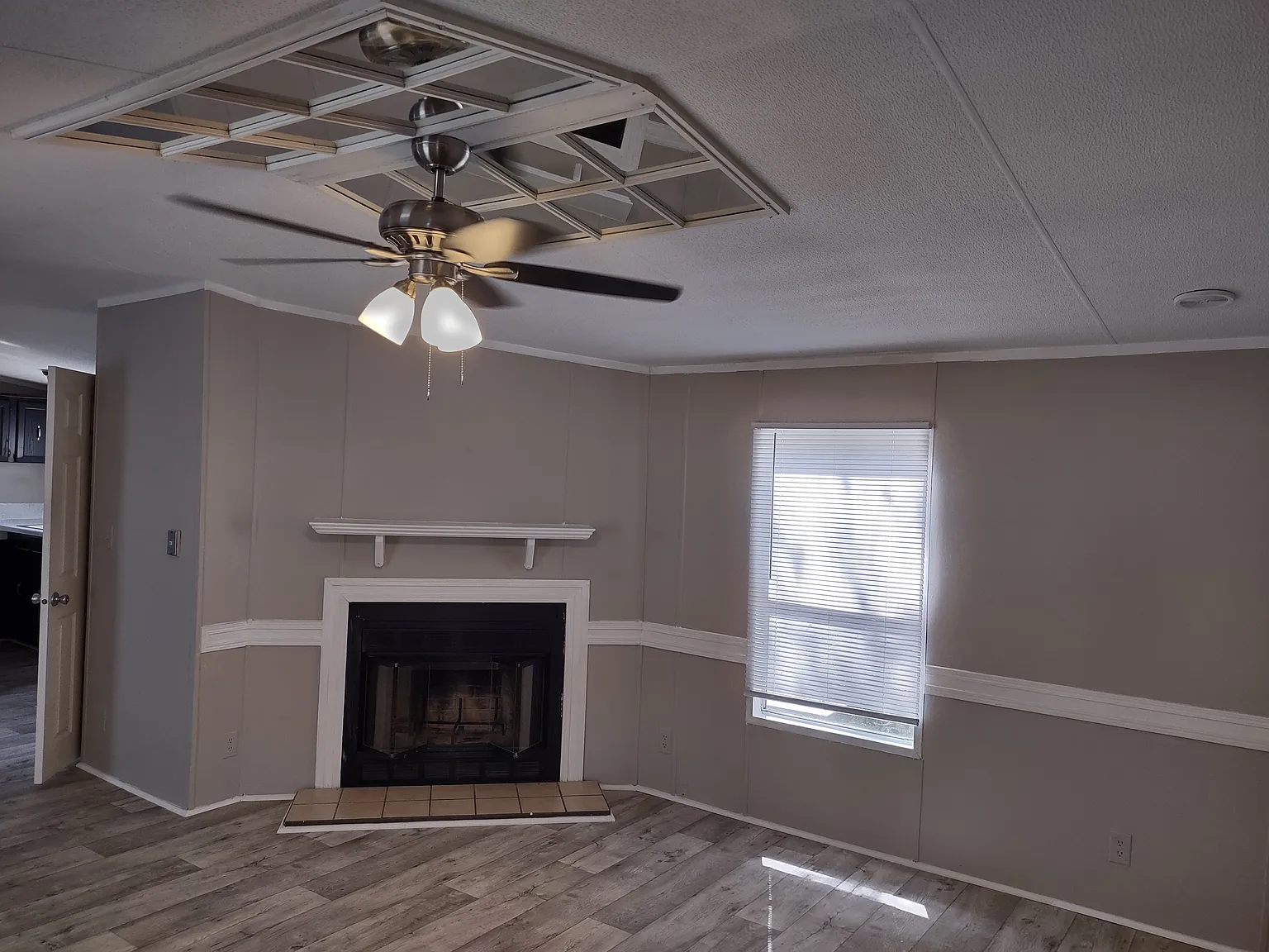 3 bed, 1280 sqft, $1,695 — Photo 3