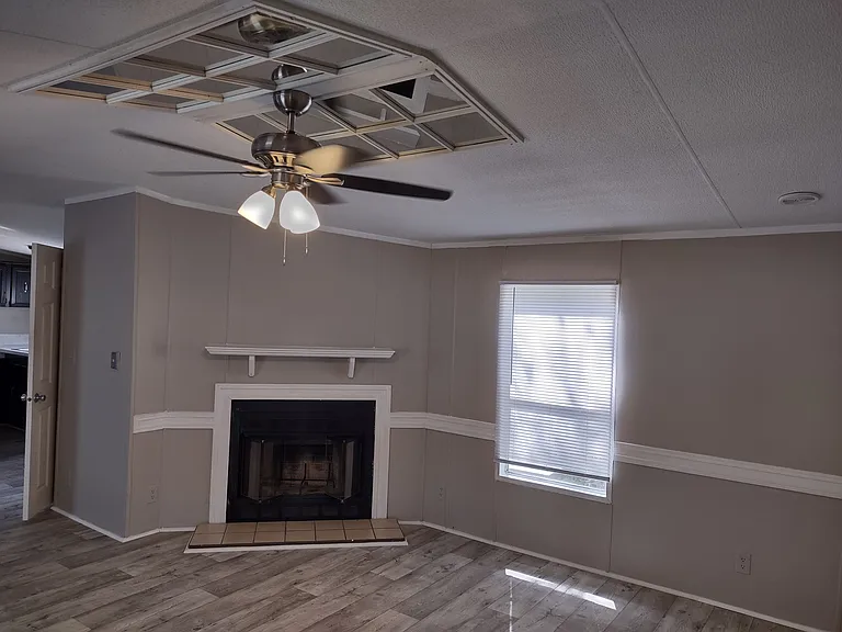 92 Tate Ln #92 — Photo 3