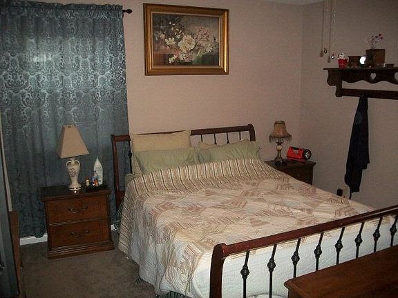 4th image of 304 Somerset Dr