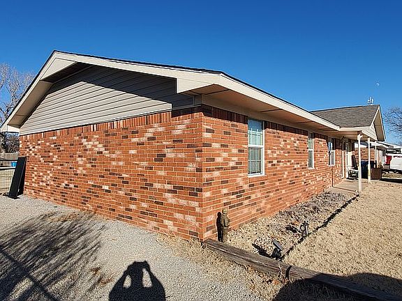 2nd image of 908 W Seminole Dr