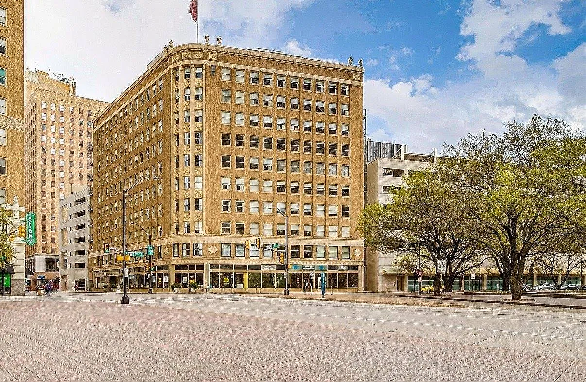 1 bed, 784 sqft, $1,700 — Photo 1