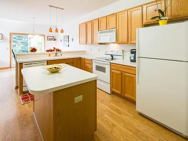 3635 Lawndale Ln N #6 — Photo 8