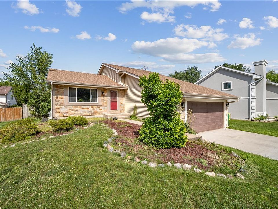 1st image of 13852 W Stoneoak Way