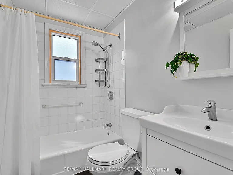 55 Ivy Cres #2 — Photo 14