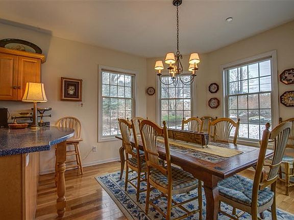 3rd image of 545 Scudder Avenue #G
