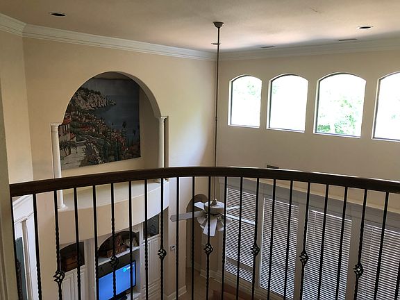 3rd image of 5925 Forest River Dr