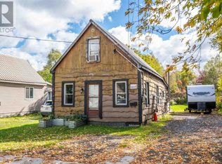 913 Bonney St, Sault Ste Marie, ON P6C 1A9