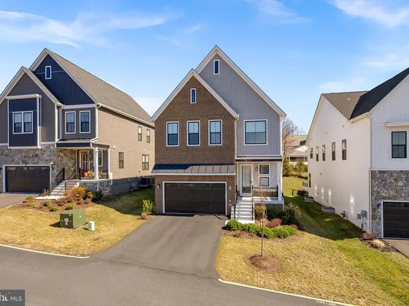 21340 Rainier Ln, Ashburn, VA 20148