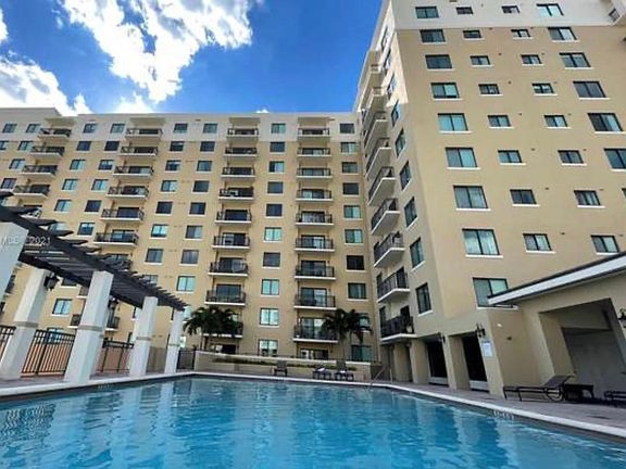 4th image of 4242 NW 2nd St APT 915