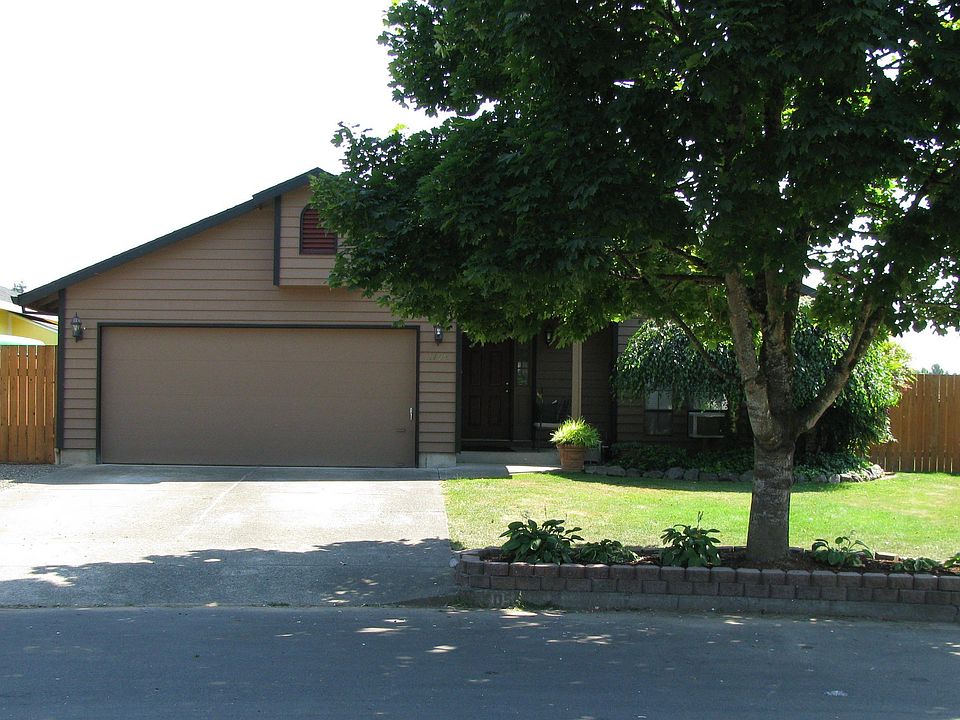 1st image of 1705 NE 152nd Cir