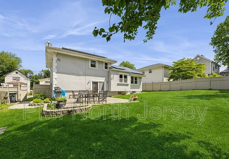 150 Pleasant Ave — Photo 44