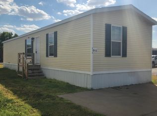 1010 Reservation Rd #B12, Hays, KS 67601