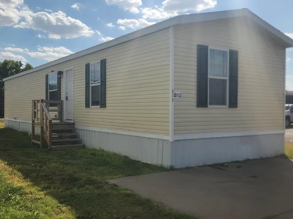1010 Reservation Rd #B12, Hays, KS 67601