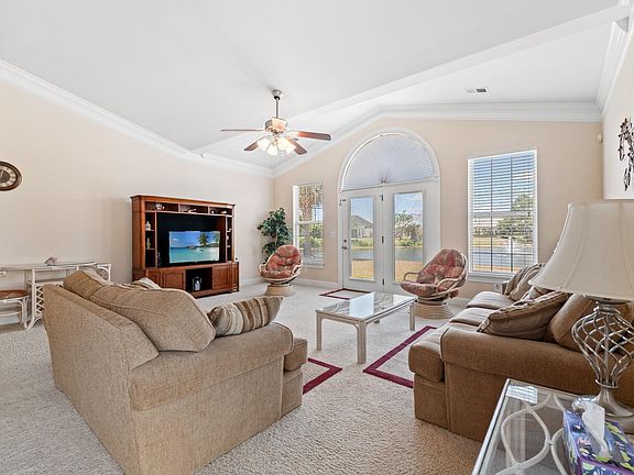 4th image of 215 Kessinger Dr.
