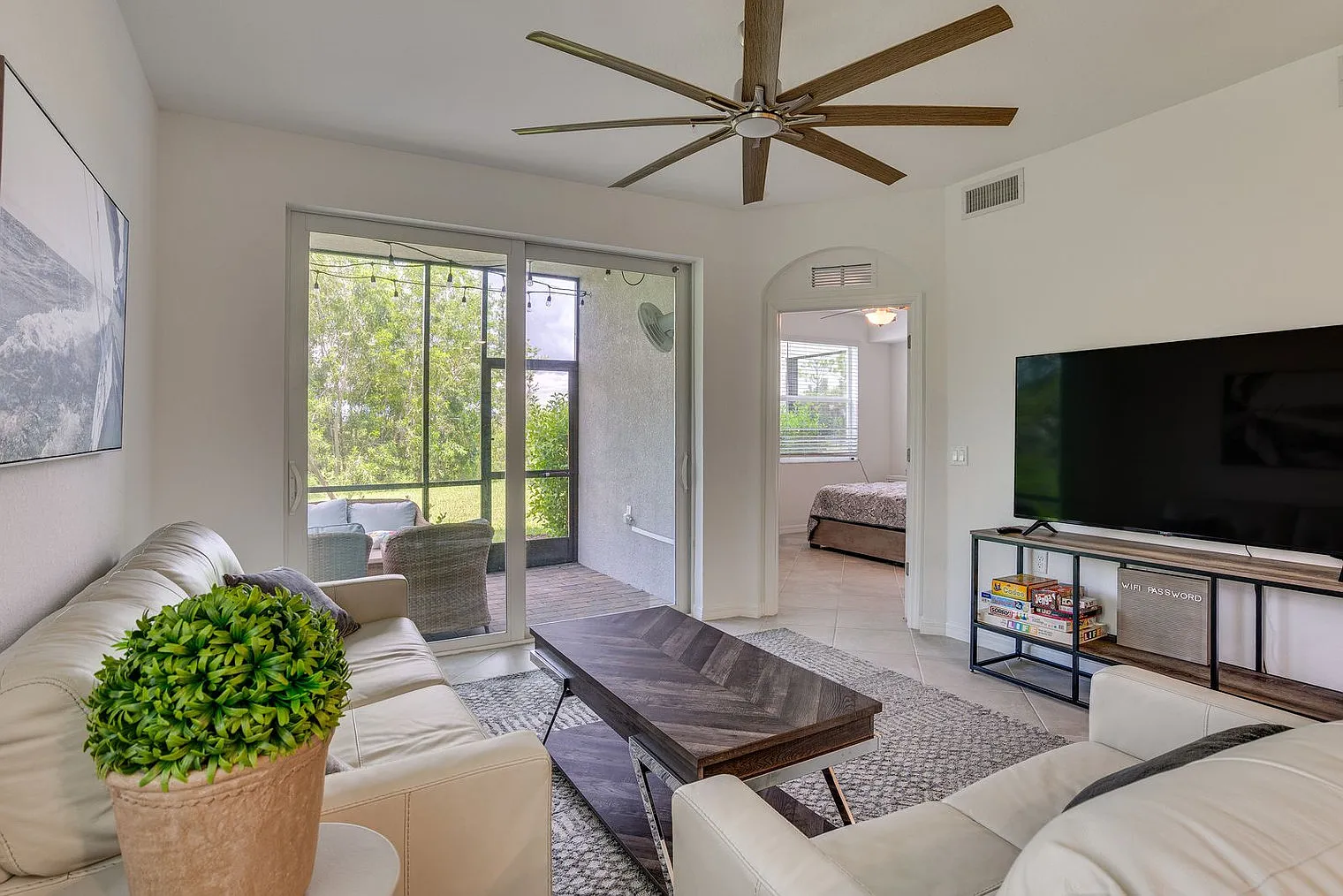 3 bed, 2.0 bath, 1356 sqft, $2,806 — Photo 3