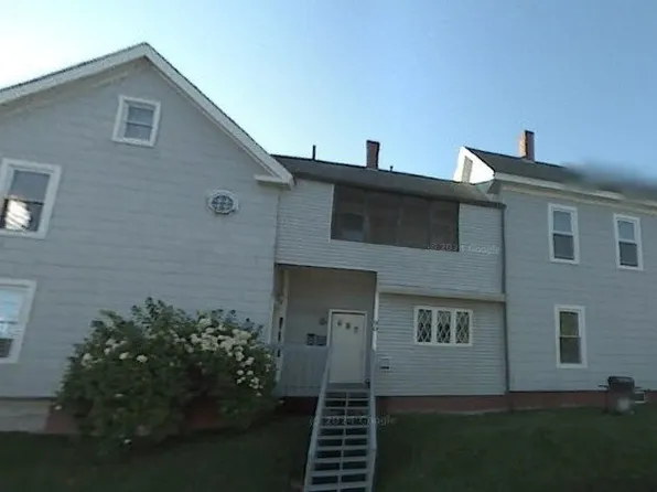 90 Roak St, Auburn, ME 04210