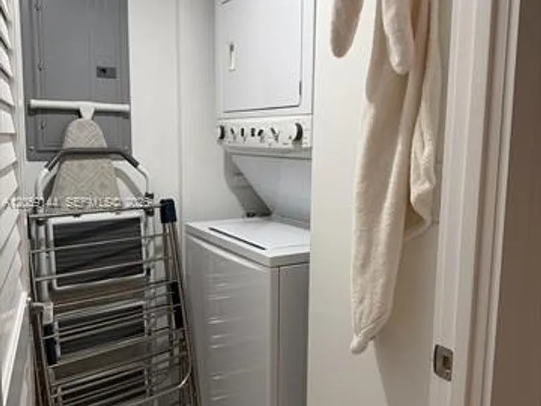 2333 Brickell Ave #CU-2512 — Photo 33