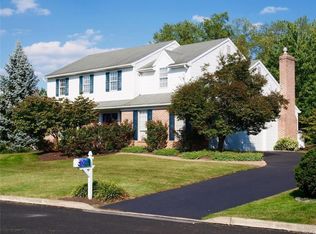 3351 Saw Mill Dr, Macungie, PA