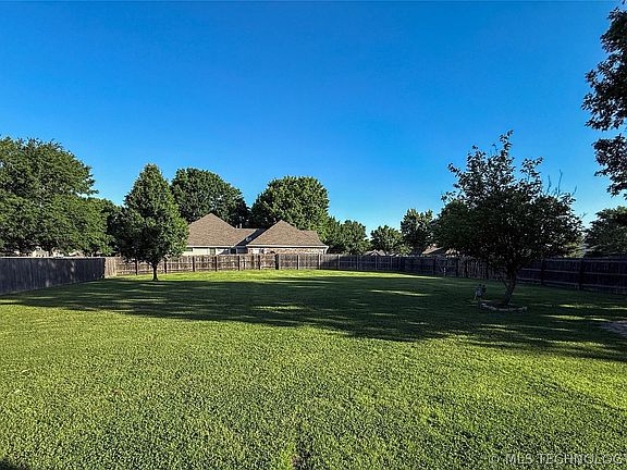 5th image of 1310 E Concord Pl