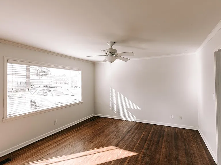 4807 S Detroit Ave — Photo 4