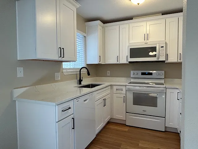 2394 W Fairway Dr — Photo 6
