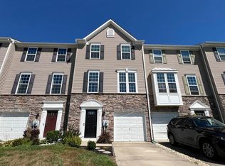 37 Tailor Ln, Sicklerville, NJ 08081