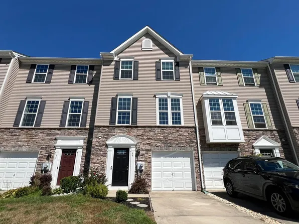 37 Tailor Ln, Sicklerville, NJ 08081