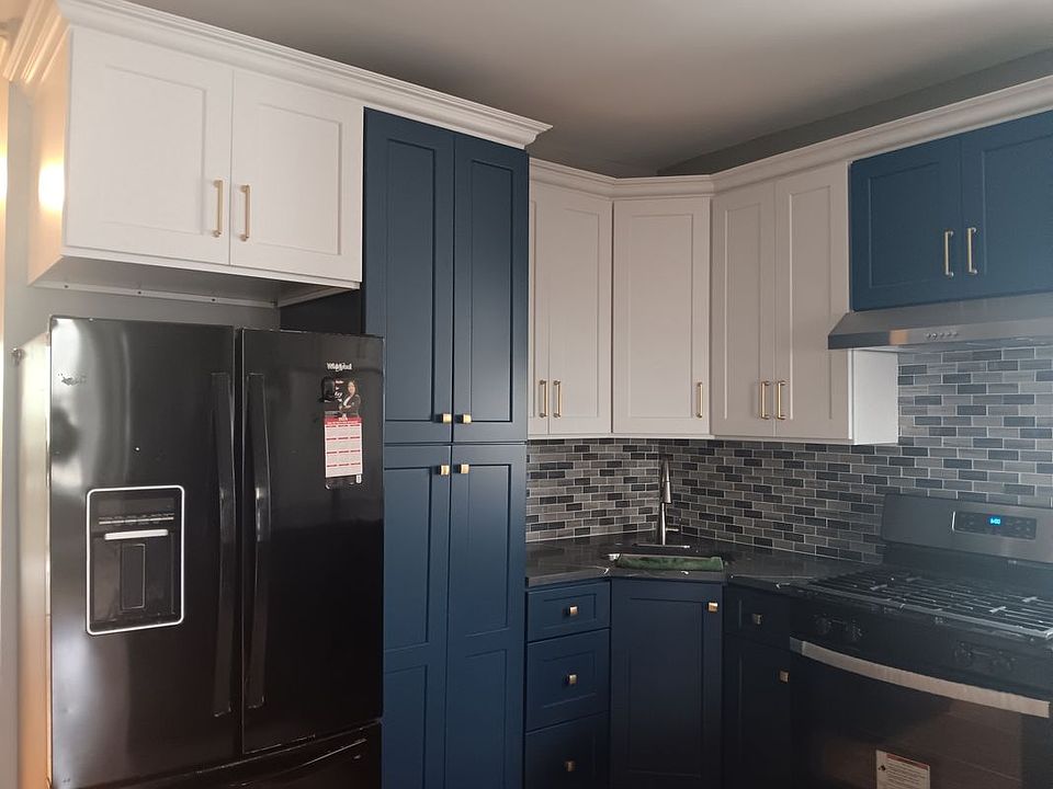 2nd image of 3243 107th St
