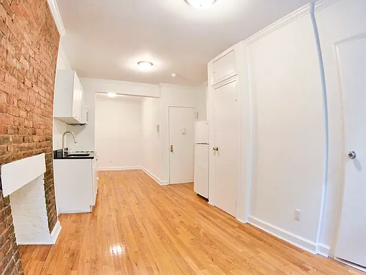 Rented by Urban Real Estate Inc | media 7