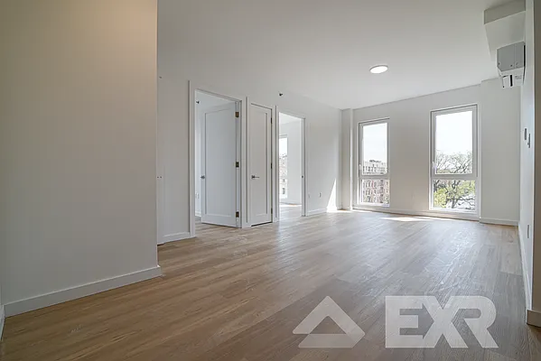 Rented by EXR | media 4