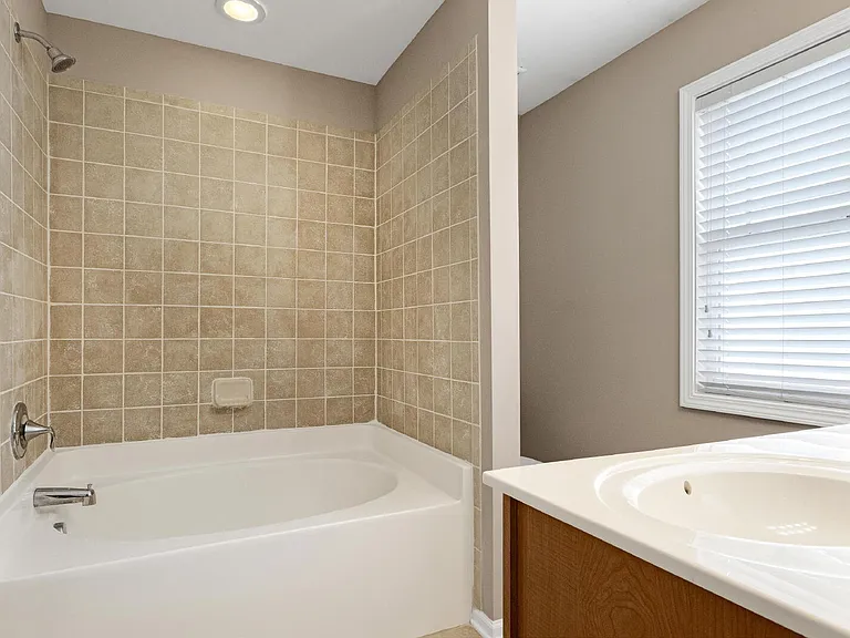 711-60 Keystone Park Dr — Photo 21