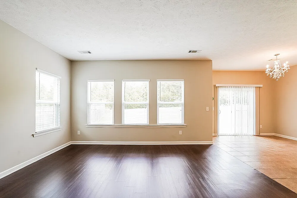 3 bed, 2.5 bath, 2193 sqft, $2,720 — Photo 4