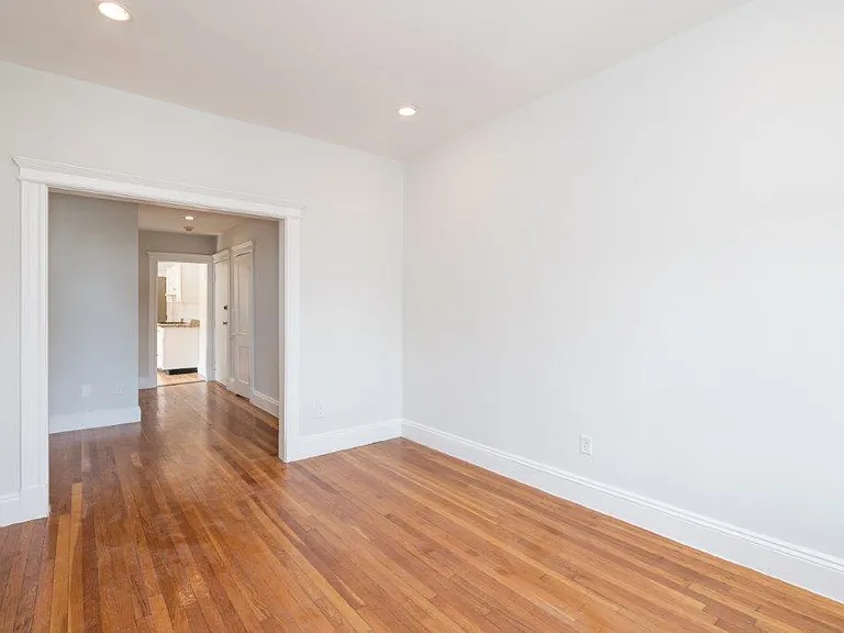 8 Elko St #9 — Photo 3