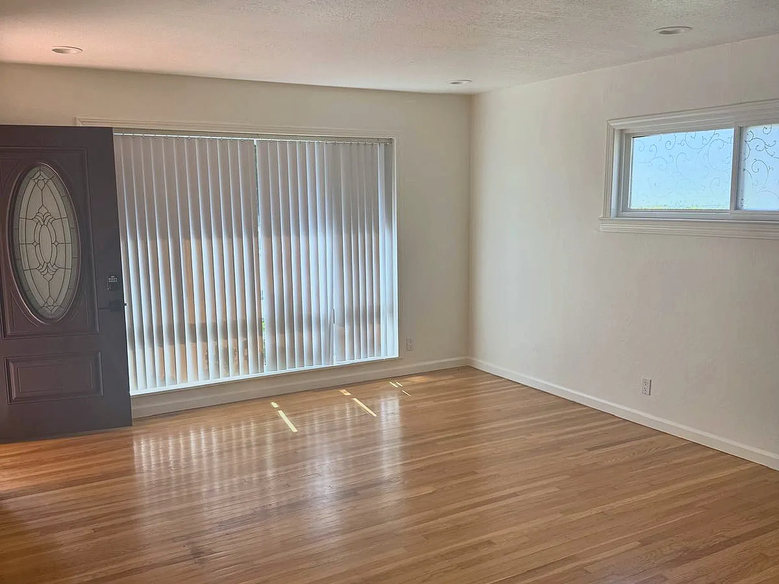 4 bed, 1427 sqft, $4,100 — Photo 4