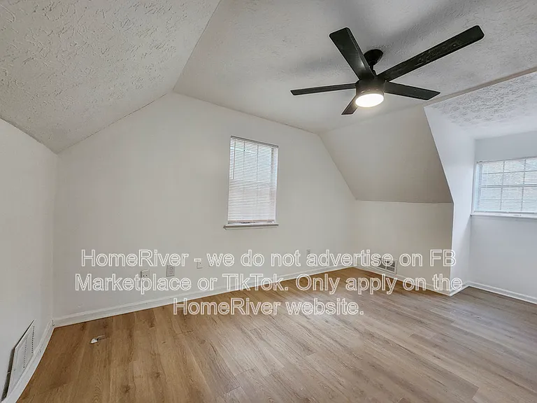 5482 Martins Crossing Rd — Photo 13