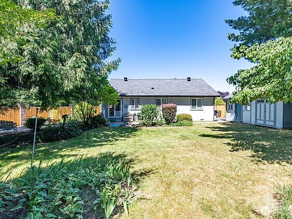 2nd image of 7026 66th Avenue NE