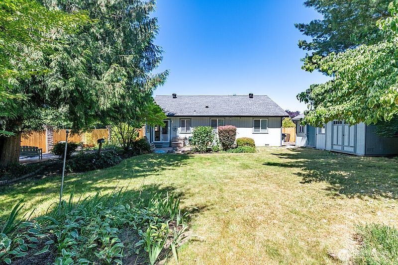 2nd image of 7026 66th Avenue NE