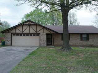 1705 Glen St, Springdale, AR 72762