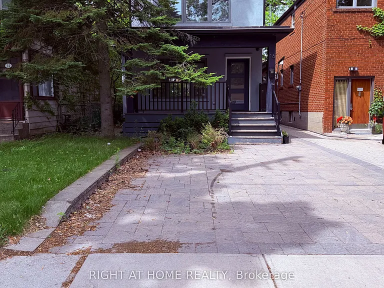 16 Woodlee Rd — Photo 2