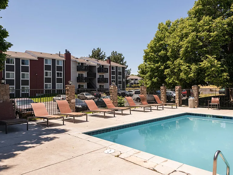Oak Ridge Apartments — Photo 32